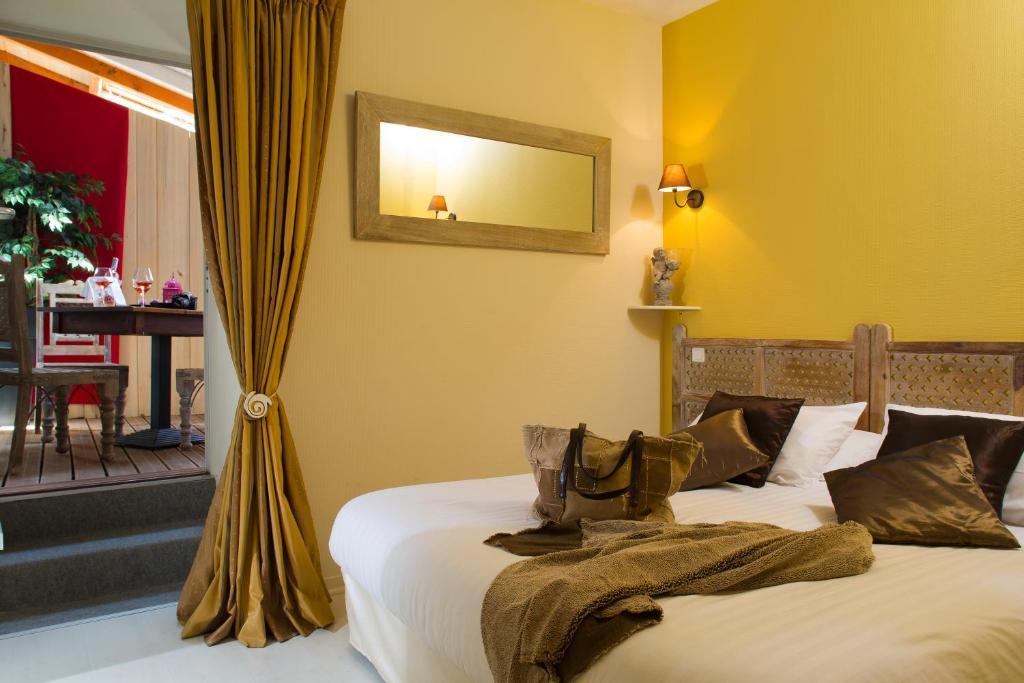Logis Hotel Les Flots Bleus Beaulieu-sur-Dordogne Pokoj fotografie